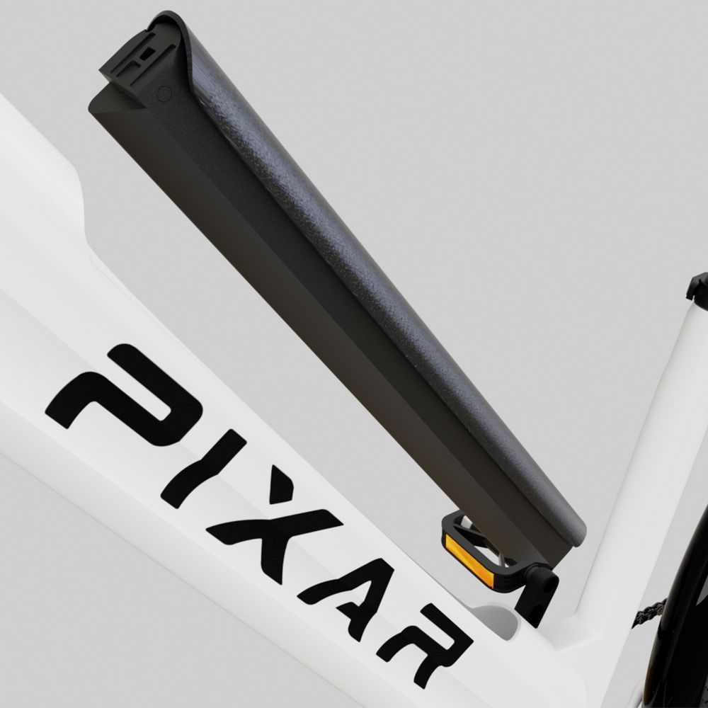 Witte fiets met zwarte accu en PIXAR-opschrift. Close-up.