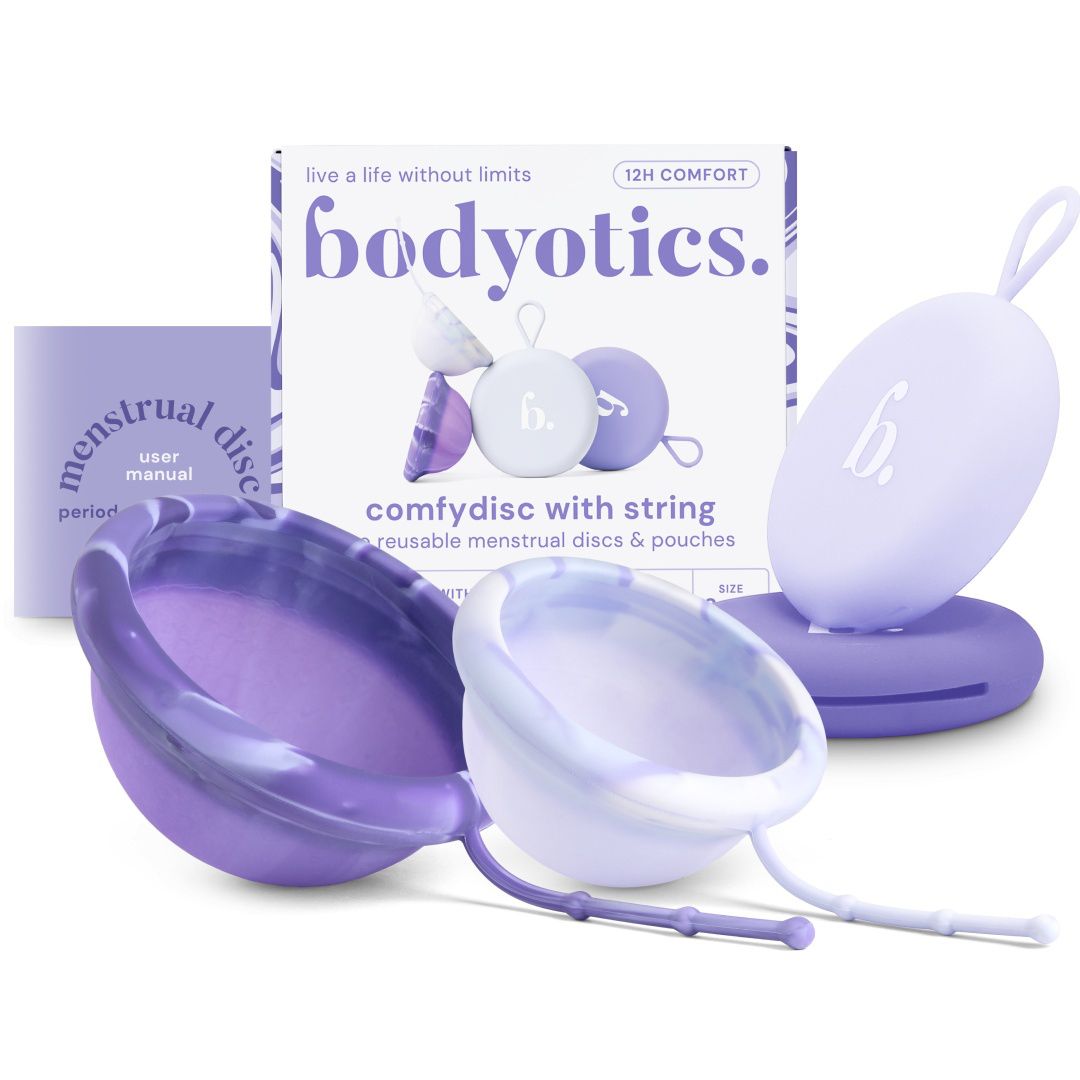 Disques menstruels violets (S/L) avec cordon et pochette de rangement.