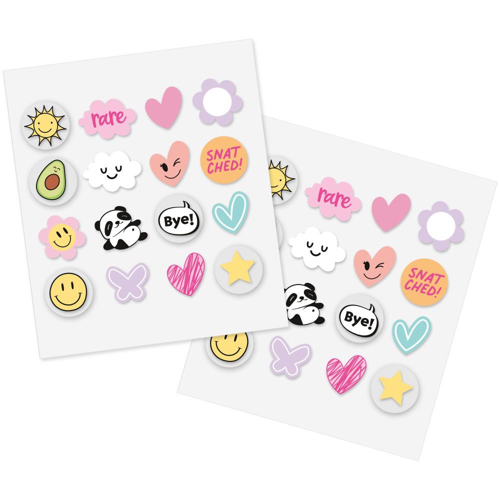 Deux feuilles d'autocollants de différentes formes : soleil, nuage, cœur, fleur, avocat, panda, étoile, smiley. Aucune marque visible.