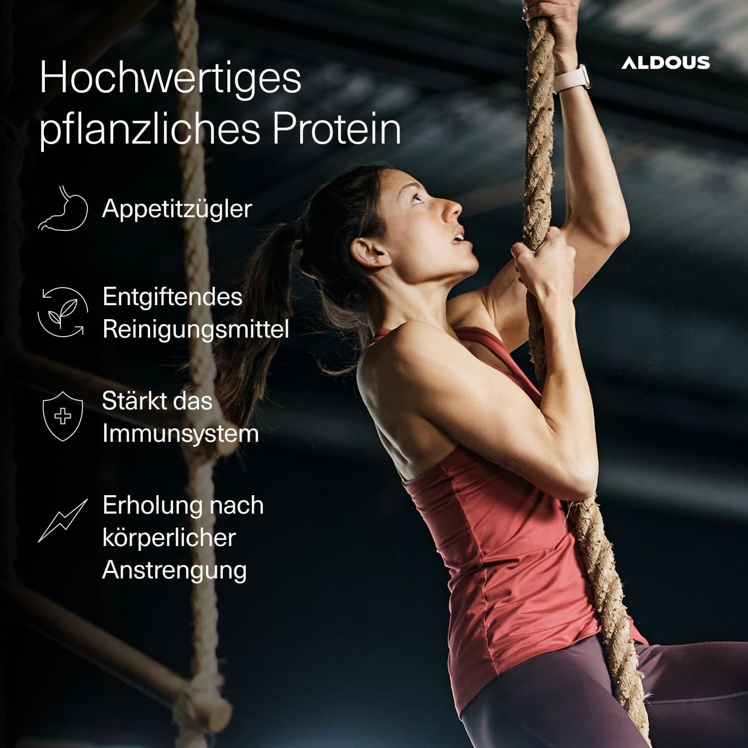 Vrouw klimt aan een touw, Aldous Spirulina + Chlorella ondersteunt immuunsysteem en herstel.