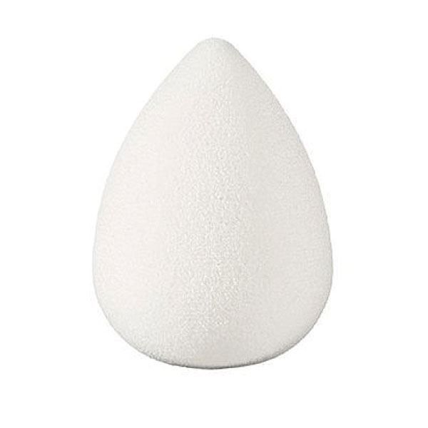 Éponge blanche en forme de goutte, texture fine, pour le nettoyage ou le maquillage.