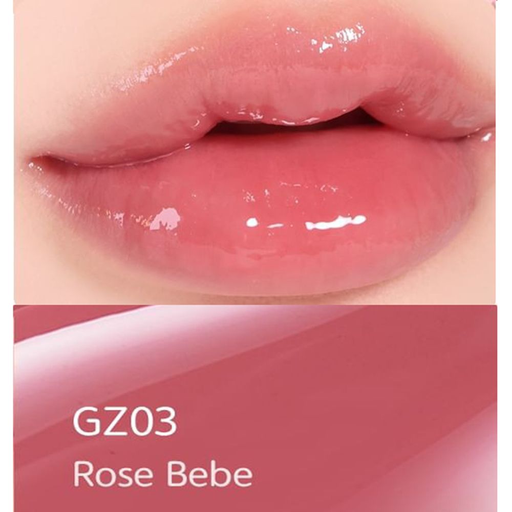 Close-up van lippen met roze lipgloss. Onder, tekst: "GZ03 Rose Bebe".