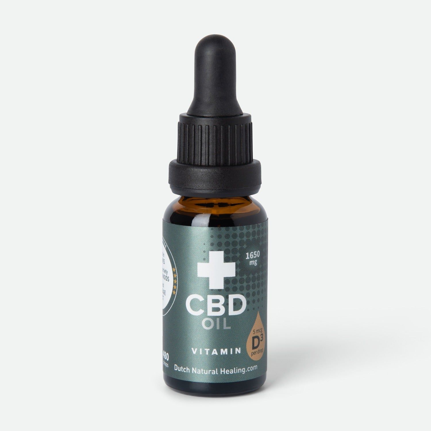 Flacon en verre brun avec compte-gouttes noir. Étiquette avec croix blanche, CBD OIL, vitamine D3. Logo Dutch Natural Healing.