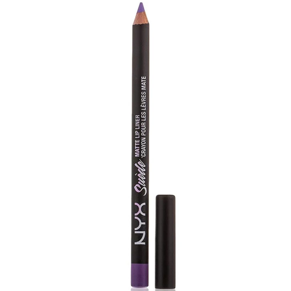 Paarse lipliner met zwarte dop. Zwarte potlood met witte tekst: NYX, Suede Matte Lip Liner.