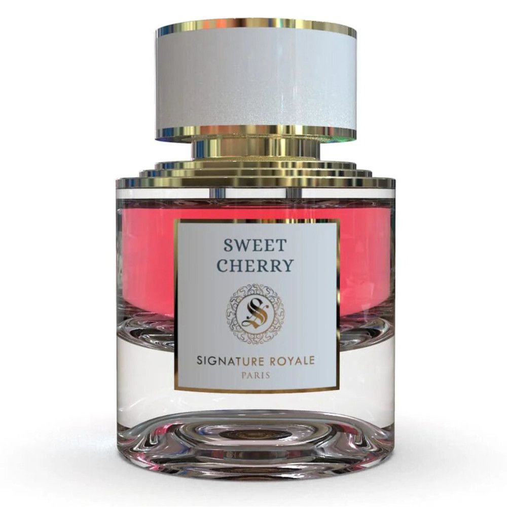 Flacon de parfum avec liquide rouge, détails dorés et bouchon blanc. Étiquette avec texte: Sweet Cherry, Signature Royale.