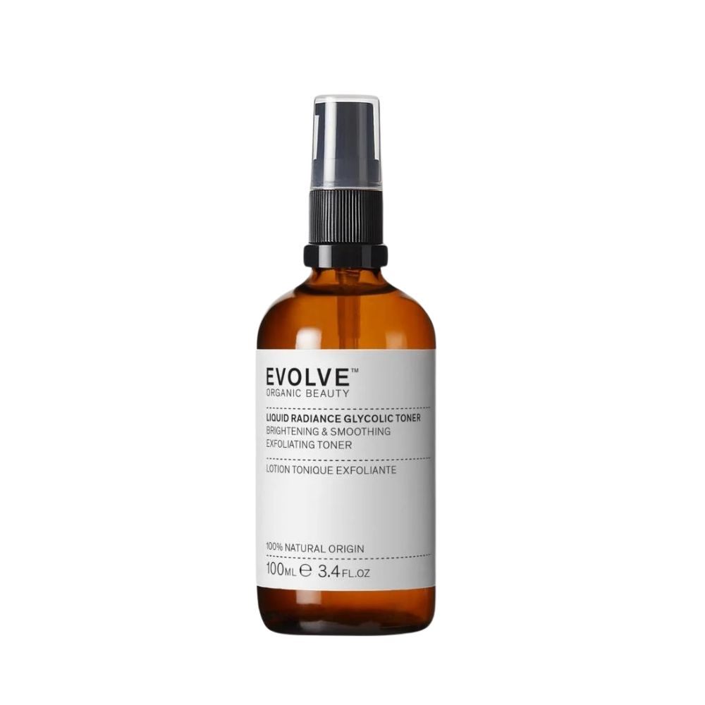 Bruine glazen fles met zwarte spraykop. Etiket met productnaam en tekst. Bevat 100ml.