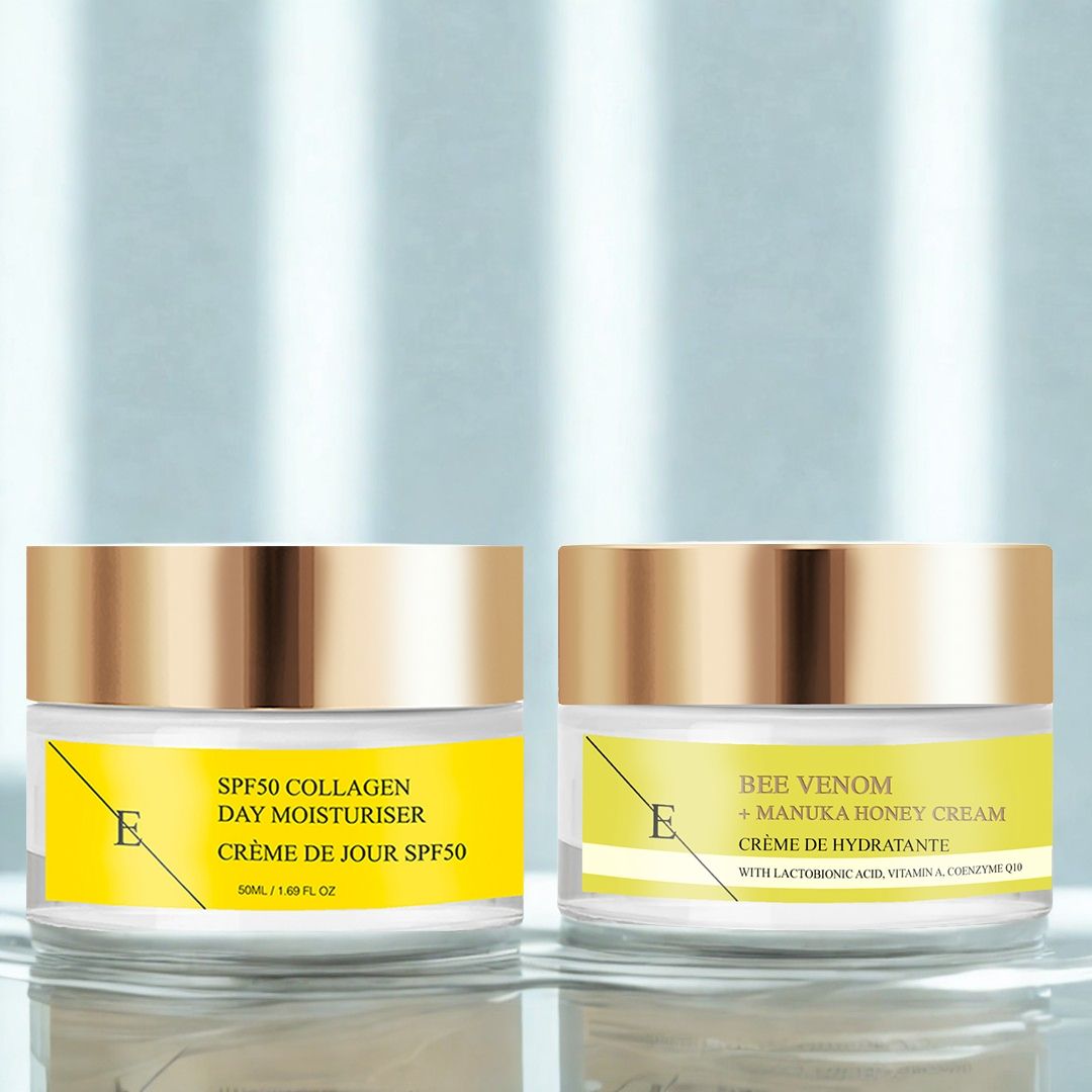 Deux pots de crème avec étiquettes jaunes. L'un indique "SPF50 COLLAGEN DAY MOISTURISER". L'autre affiche "BEE VENOM + MANUKA HONEY CREAM".