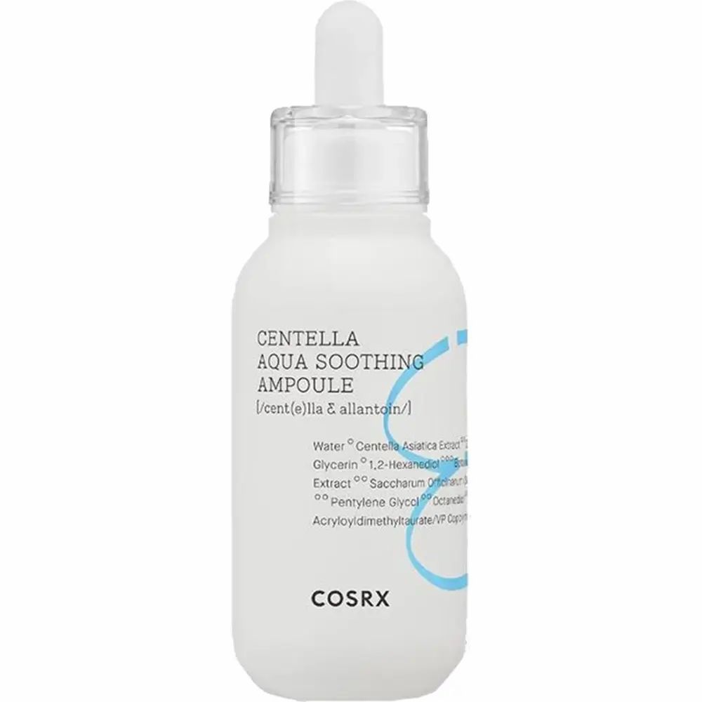 Witte fles met blauw etiket. Opschrift: Centella Aqua Soothing Ampoule. Merk: COSRX. Met pipet.