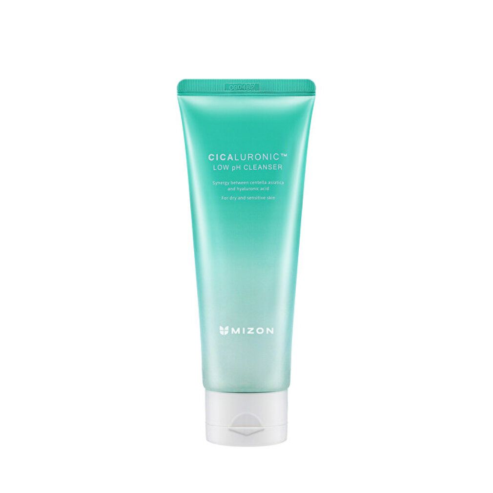 Een tube Mizon Cicaluronic Low pH Cleanser staat rechtop.
