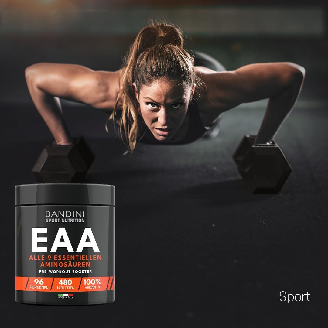 Bandini EAA Aminosäuren Komplex Tabletten-pot. Zwarte pot met oranje etiket. Vrouw doet push-ups.