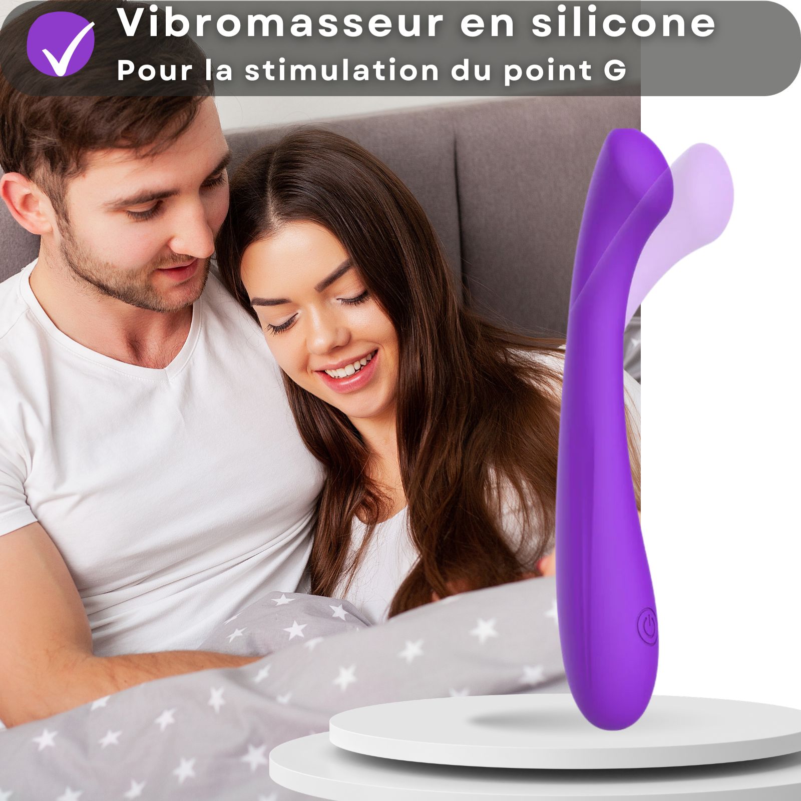 Vibrateur violet. Texte avec caractéristiques: silicone, point G. Couple au lit.