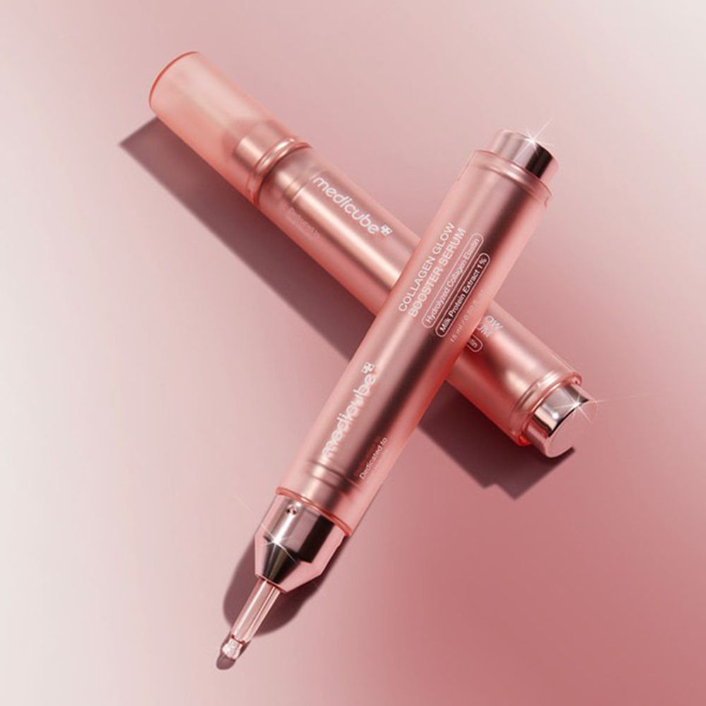 Deux flacons de sérum roses. Texte : medicube, Collagen Glow Booster Milk Serum.