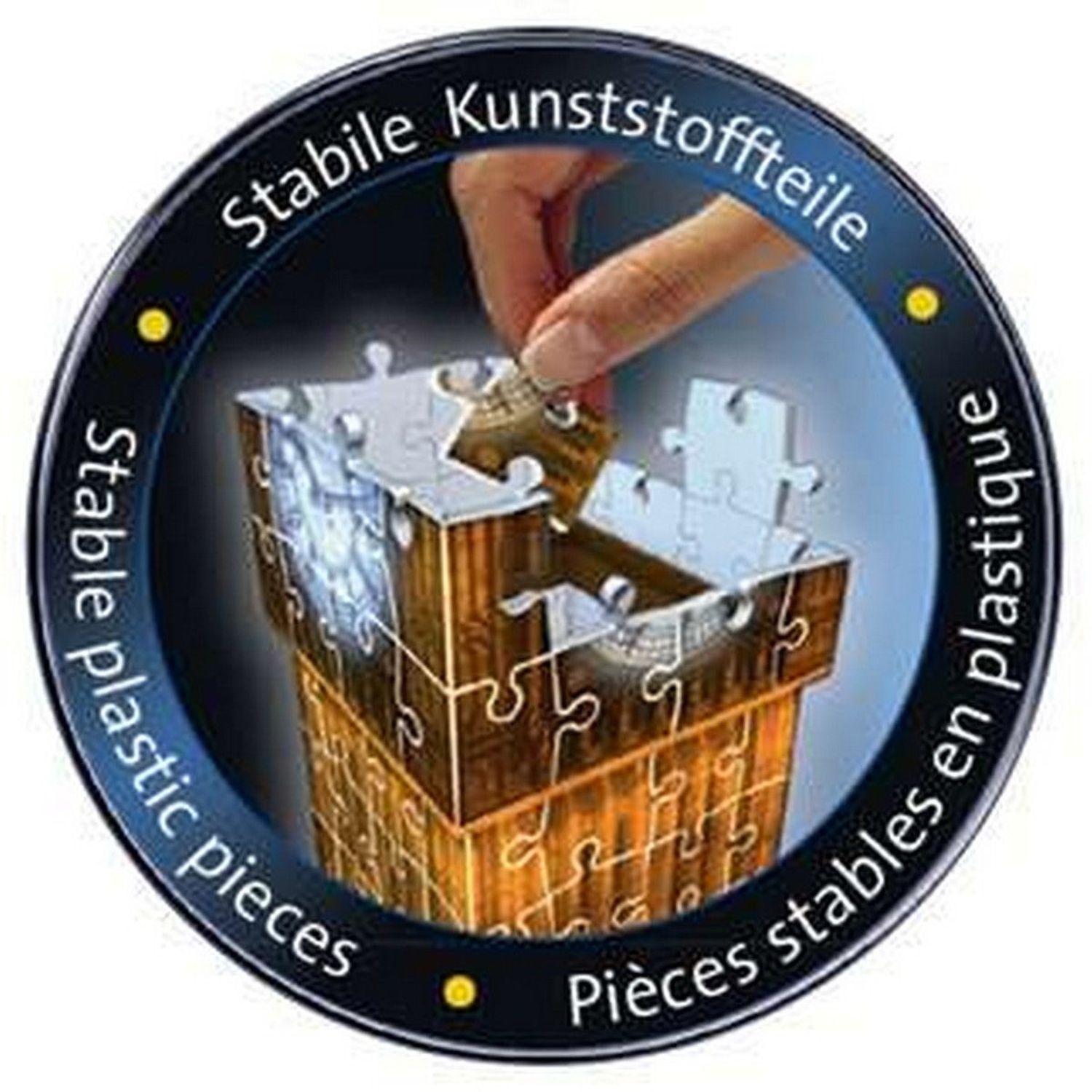 Cirkelvormige afbeelding met puzzelstukjes die een Big Ben toren vormen. Tekst: Stabiele plastic stukken, Stable plastic pieces, Pièces stables en plastique.
