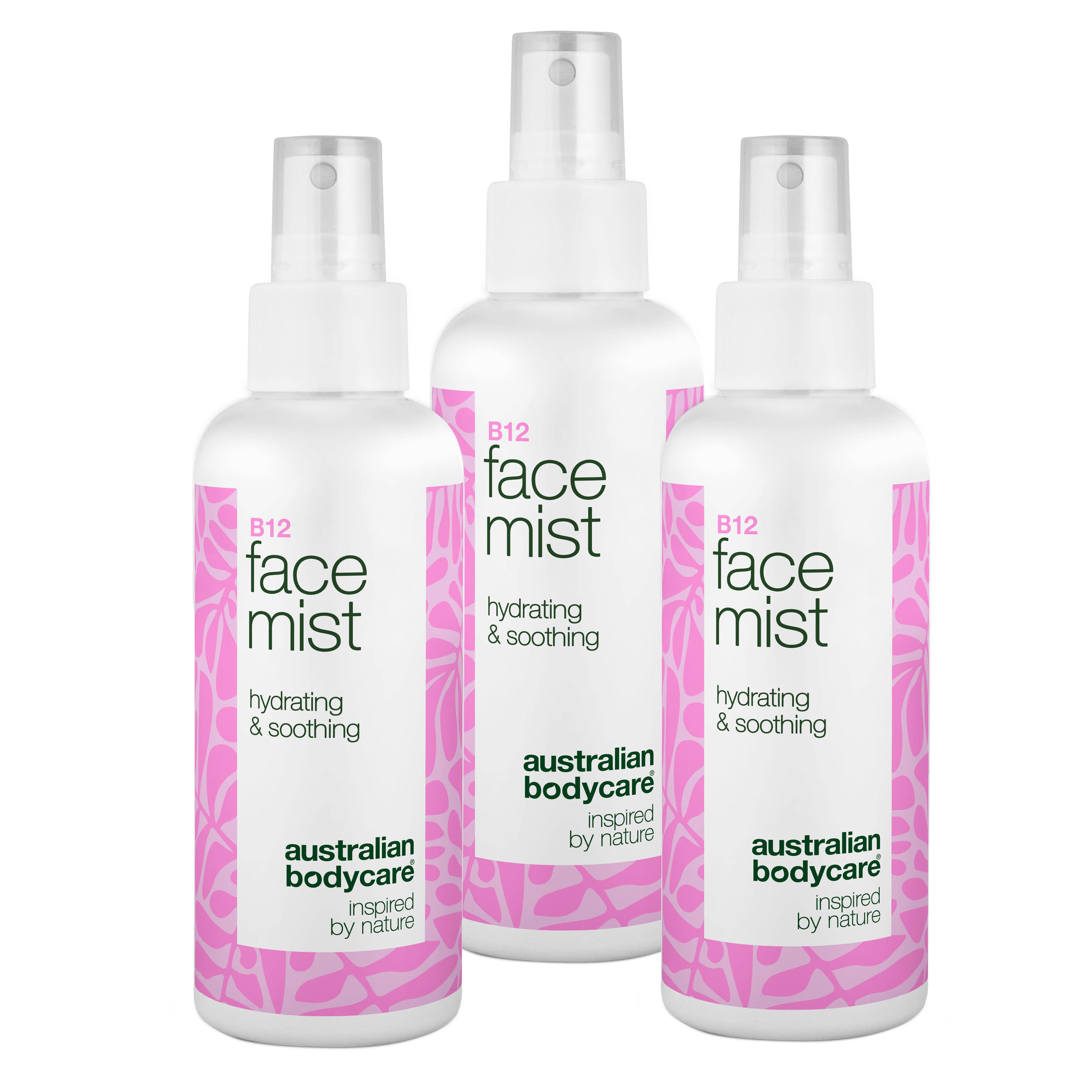 Drie witte sprayflessen met roze etiketten. Opschrift: B12 Face Mist, hydrating & soothing, Australian Bodycare.