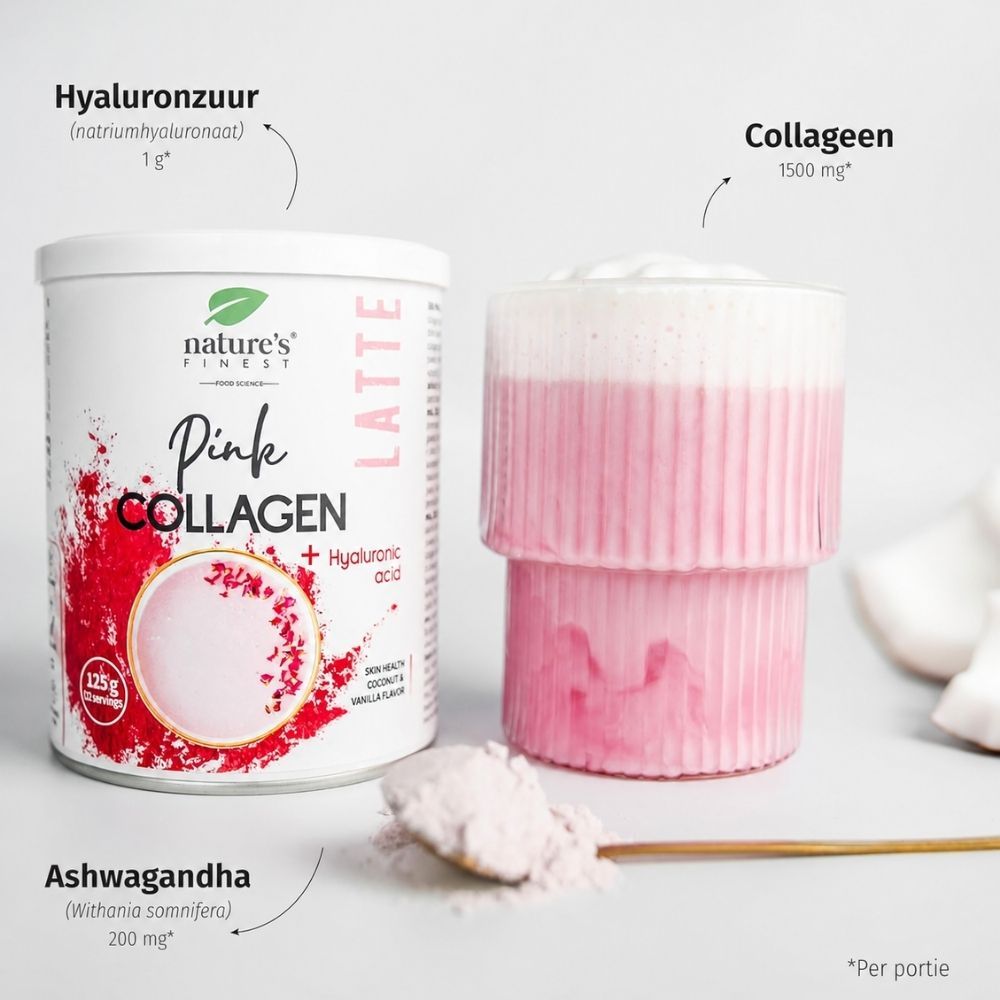 Blik Pink Collagen, glas Pink Latte, lepel met poeder, kokosstukjes.