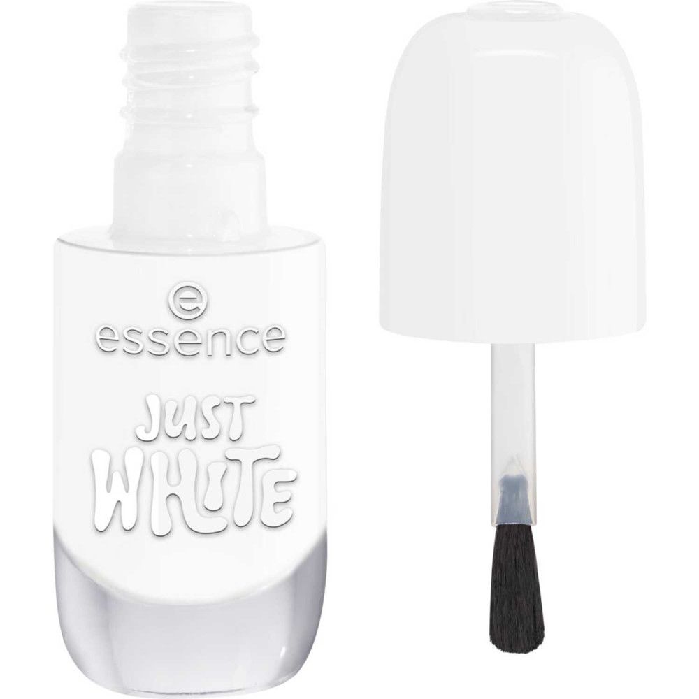 Witte nagellakfles met penseel. De dop is verwijderd. Op de fles staat "essence" en "Just White".
