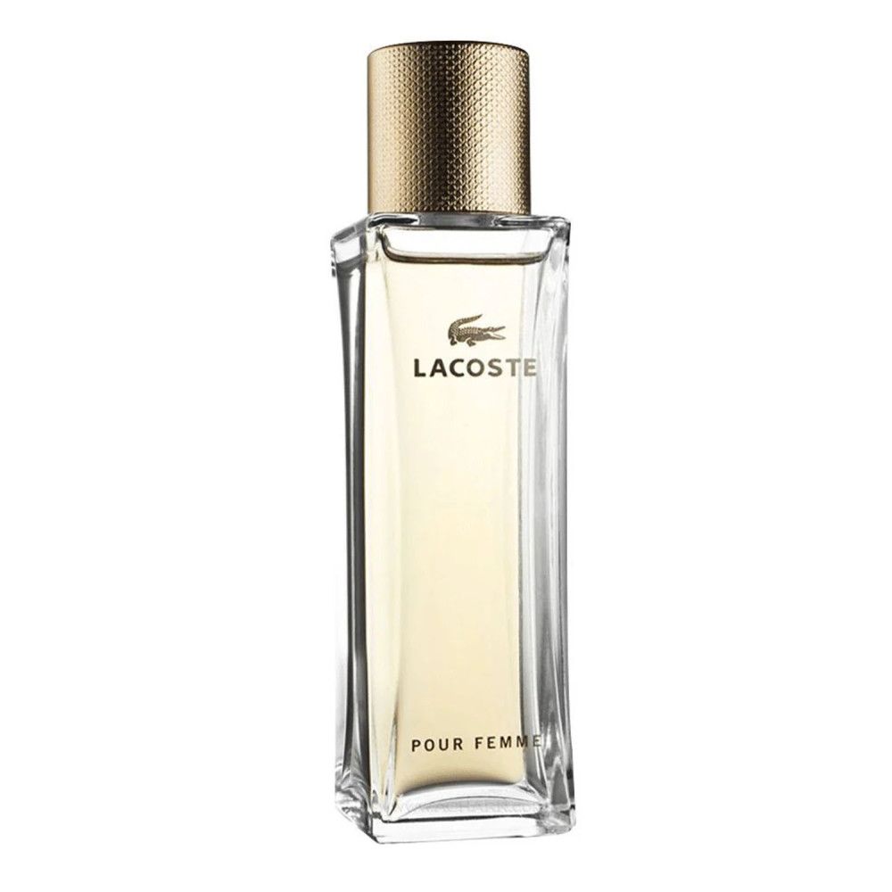 Flacon rectangulaire avec bouchon doré. Logo Lacoste et texte « Pour Femme » sur l'étiquette. Liquide jaune clair.