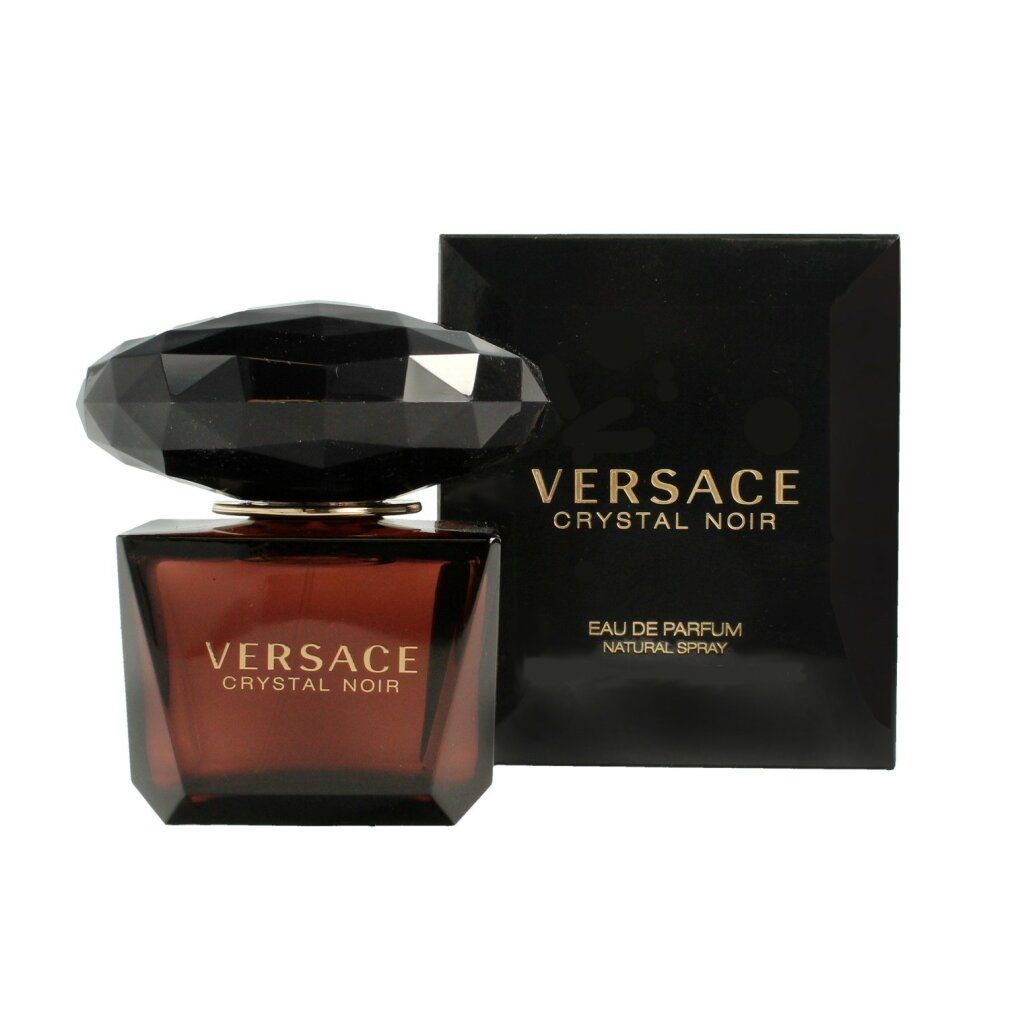 Versace Crystal Noir Eau de Parfum. Zwarte fles met zwarte dop. Zwarte verpakking met gouden tekst.