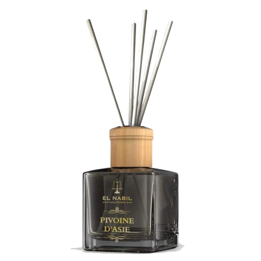 Diffuseur de parfum avec couvercle en bois et bâtonnets. Flacon en verre noir avec inscription 'Pivoine d'Asie'. Marque 'El Nabil'.