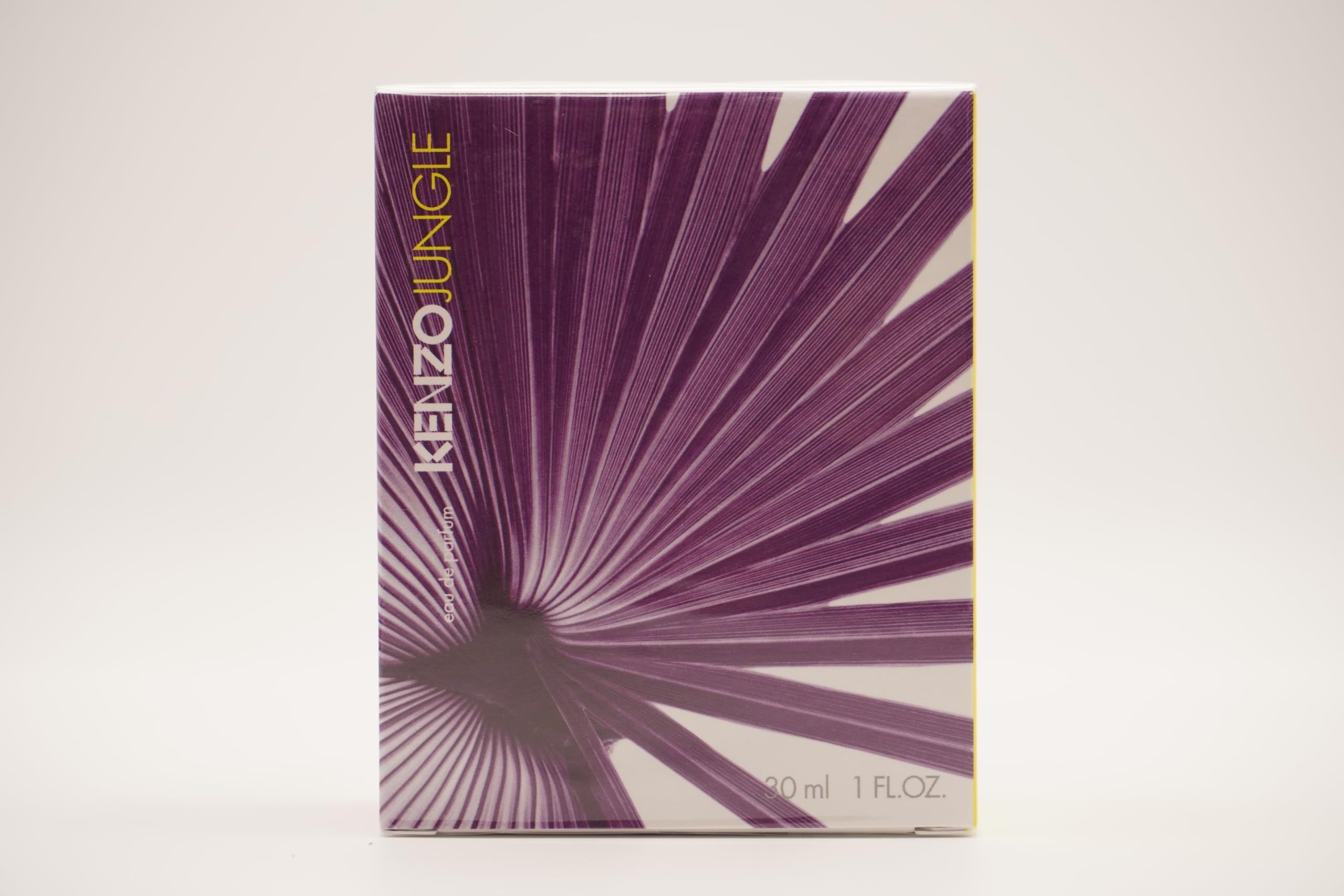 Emballage avec motif de feuilles violettes. Texte KENZO JUNGLE. Accent jaune. Texte avec indication de volume.