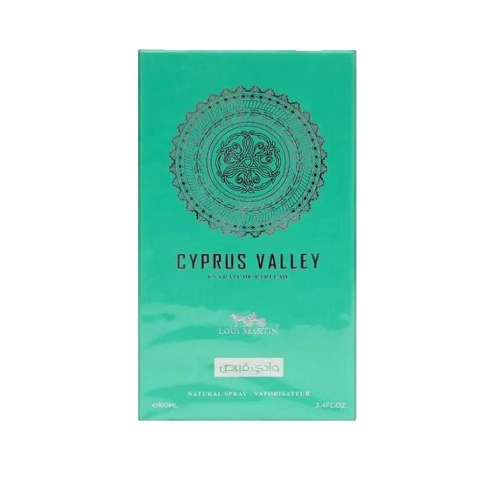 Boîte turquoise. Inscription: Cyprus Valley, Extrait de Parfum, Loui Martin. Avec motif décoratif et texte.