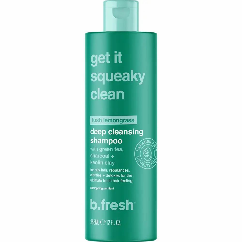Groene shampoo fles met witte tekst: Get it squeaky clean, deep cleansing shampoo. Bevat groene thee, houtskool en kaolienklei.