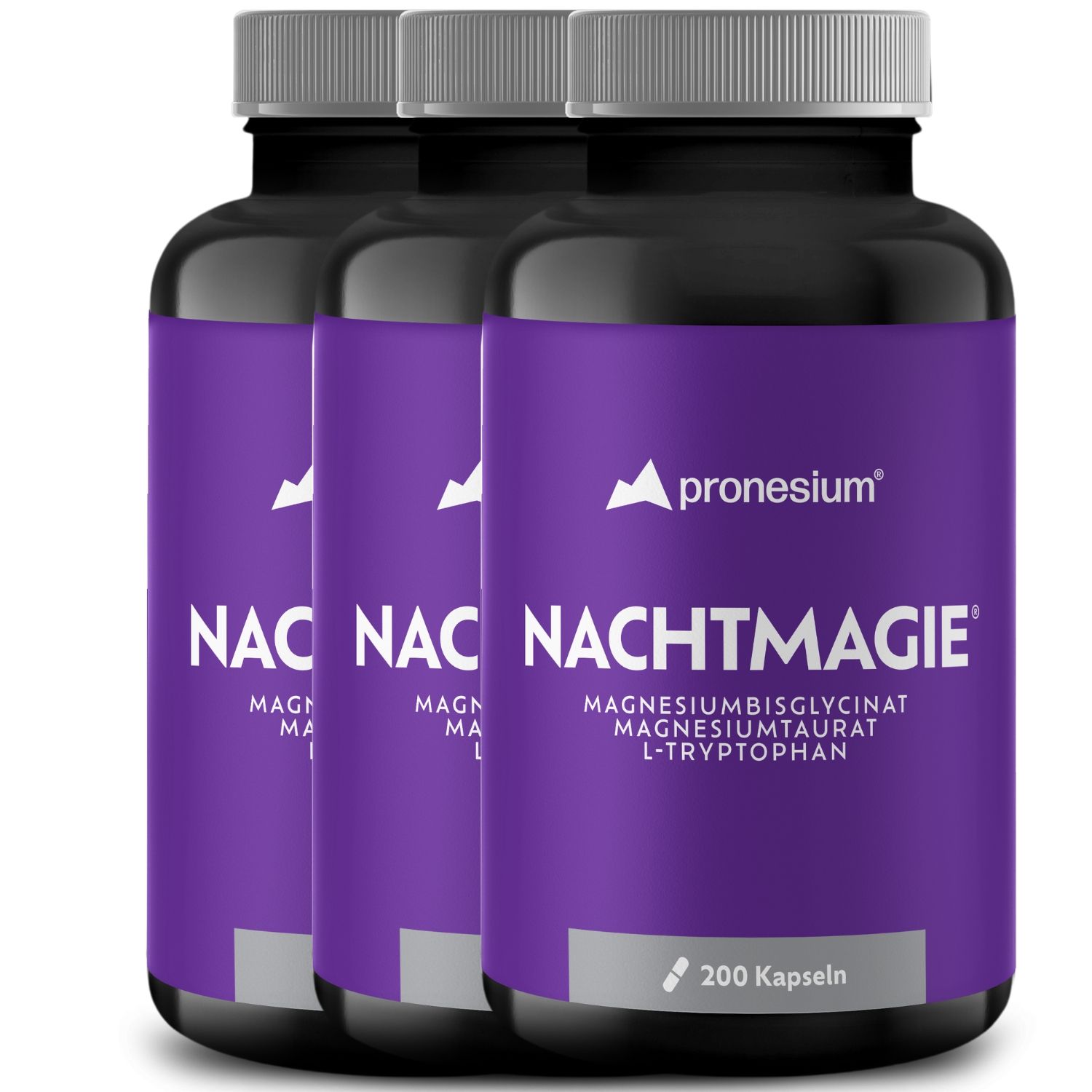 Drie flessen met paarse etiketten. Opschrift: NACHT-MAGIE, Magnesiumbisglycinaat, Magnesiumtauraat, L-Tryptofaan. 200 capsules.