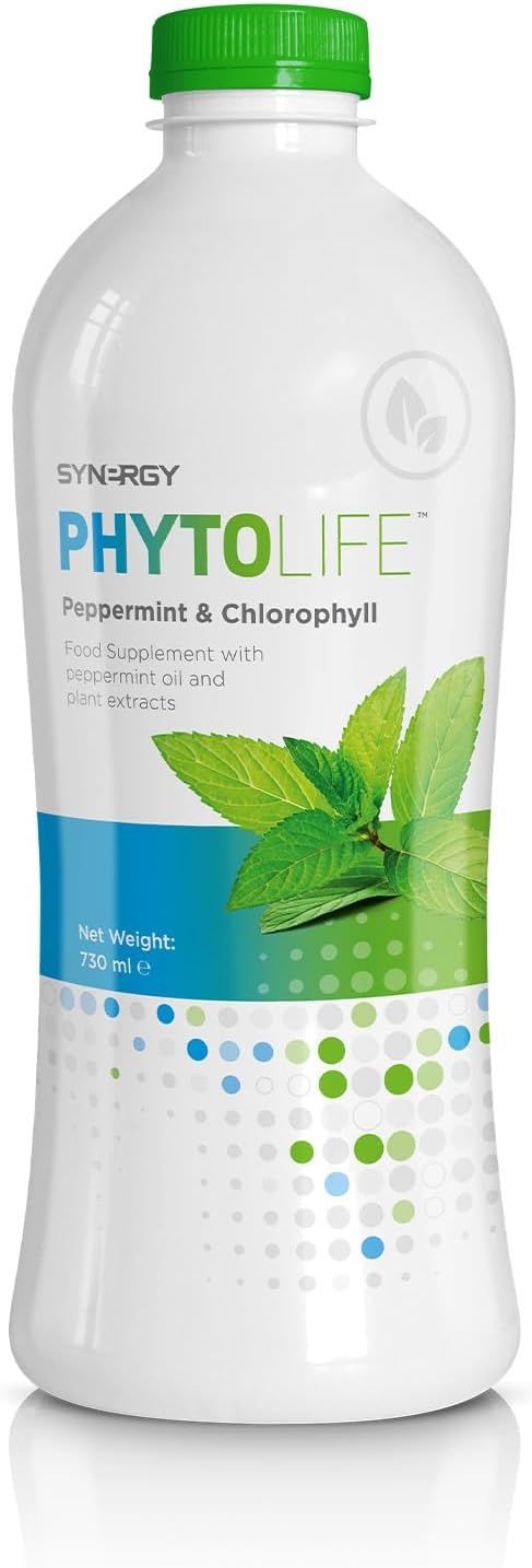 Bouteille blanche, bouchon vert. Inscription: Phytolife. Texte: Menthe poivrée & Chlorophylle. Contenu net: 730 ml.