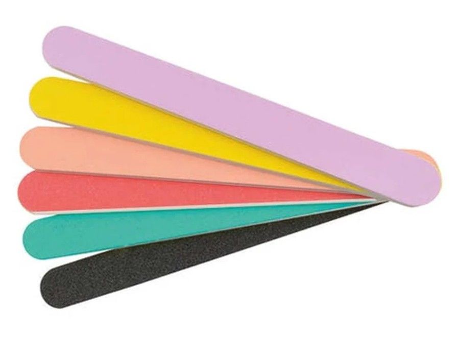 Zes nagelvijlen in verschillende kleuren: roze, geel, perzik, koraal, turquoise en zwart.