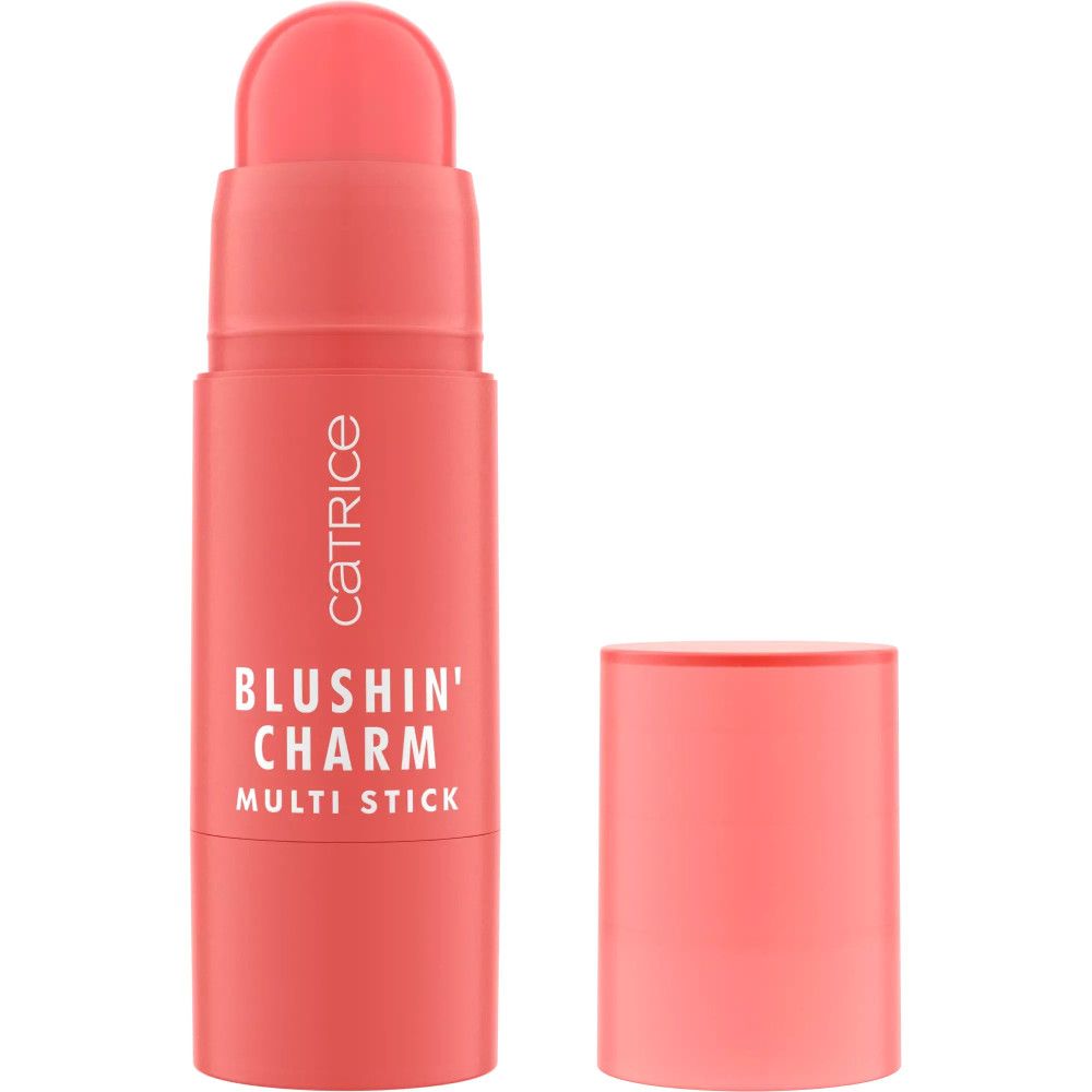 Stick multi-usage Catrice Blushin' Charm. Stick corail avec capuchon retiré. Nom du produit et marque visibles.