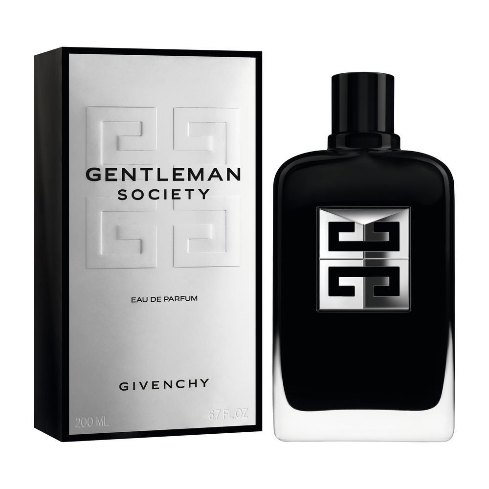 Zwarte fles en verpakking. Opschrift: Gentleman Society Eau de Parfum, Givenchy. Zilveren logo. 200 ml.