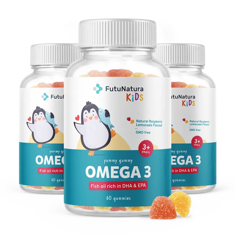 Drie flessen FutuNatura Kids Omega-3 Gummies. Elke fles bevat 60 gummies. Opschrift: Omega 3, 3+ jaar.