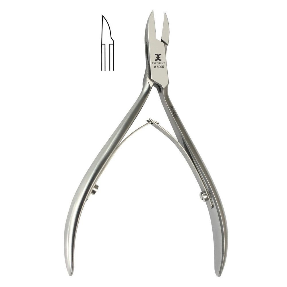Roestvrijstalen nagelknipper met slanke, puntige snijrand en ergonomische handgreep.