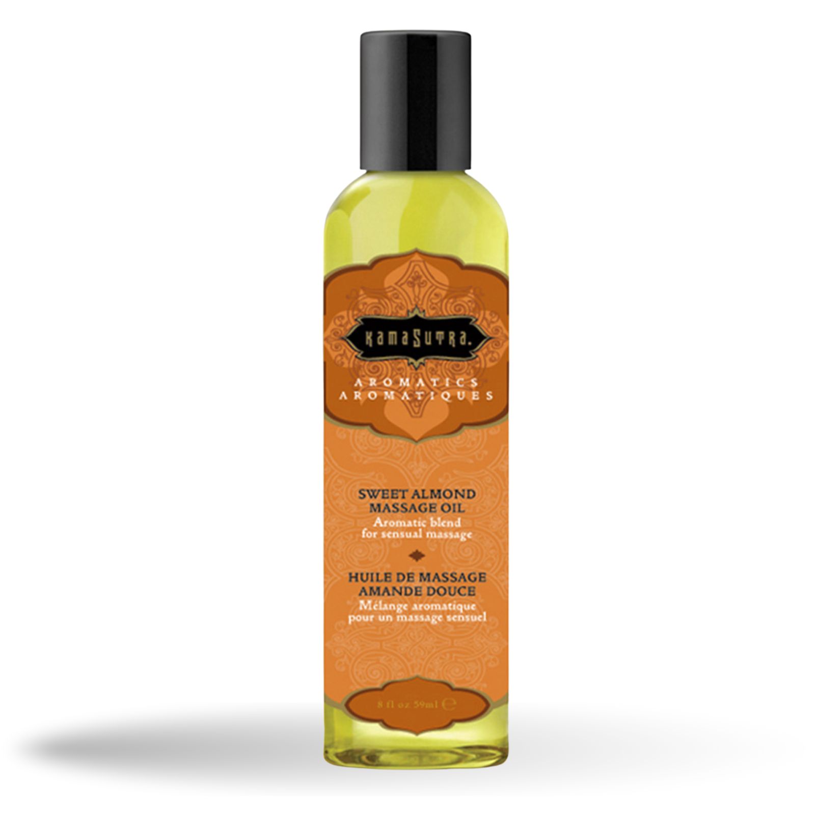 Flacon d'huile de massage avec bouchon noir. Étiquette avec nom du produit et arôme. Contenu clair.