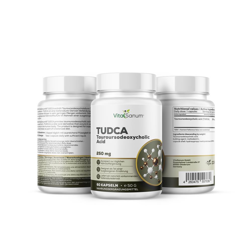 Drie witte flessen VitaSanum® TUDCA. Opschrift: TUDCA Tauroursodeoxycholic Acid, 250 mg, 60 capsules, voedingssupplement.