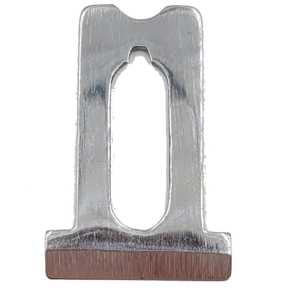 Vervangmes voor guillotine. Zilverkleurig metaal. Rechthoekige vorm met uitsparing en bruine snijkant.