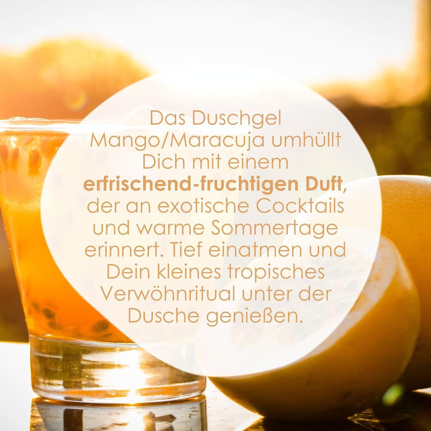 Glas mango-passievrucht sap, mango en passievrucht helften. Tekst: De douchegel Mango/Maracuja omhult je met een verfrissende fruitige geur...