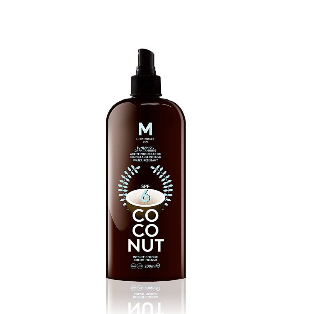 Bruine fles met verstuiver. Opschrift: M, Suntan Oil, Coconut, SPF 6. Waterbestendig. 200ml.