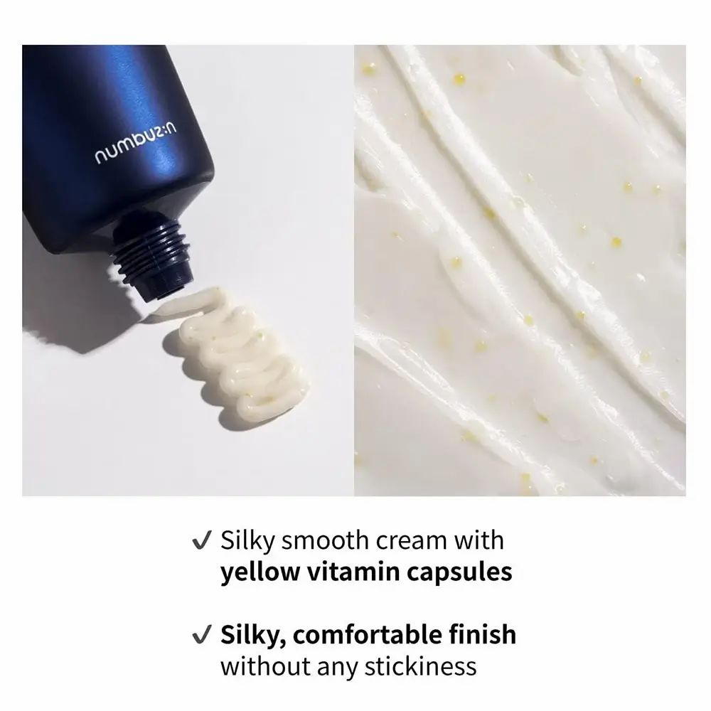 Crème uit tube. Tekst: Silky smooth cream with yellow vitamin capsules. Silky, comfortable finish without any stickiness.