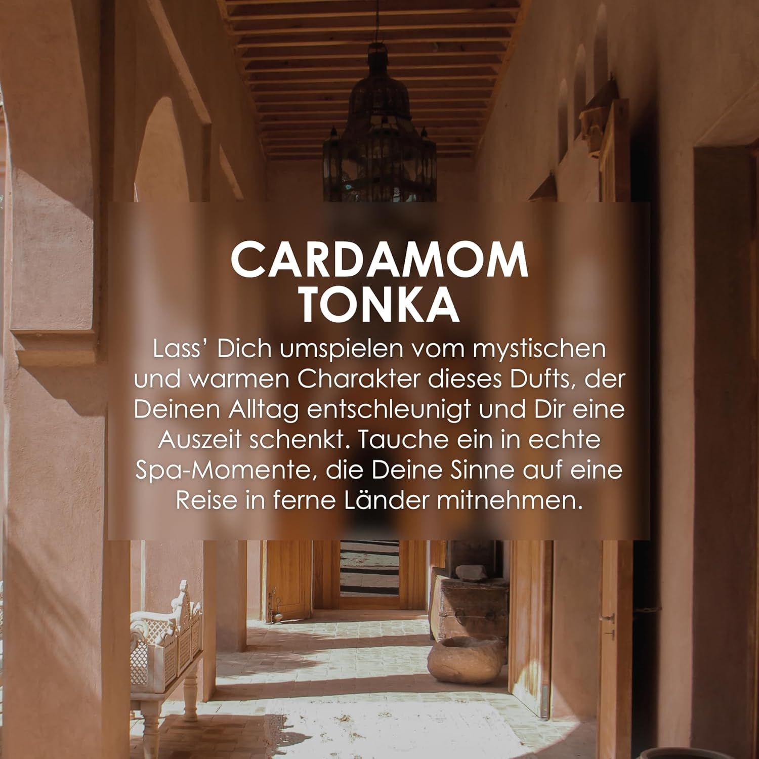 Interieur met bogen. Tekst: Cardamom Tonka. Beschrijving van de geur en het effect op de zintuigen.