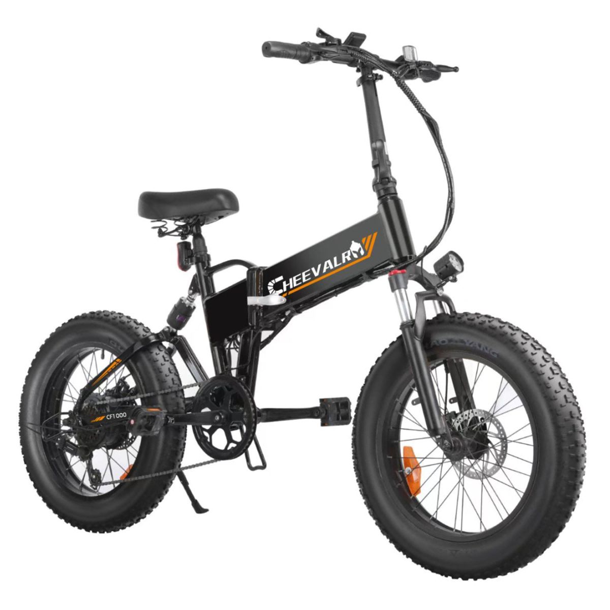 Vélo électrique noir avec pneus larges, porte-bagages et inscription CHEEVALRY.