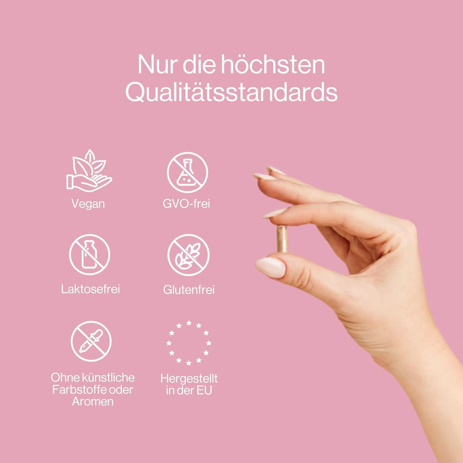 Main tenant une gélule. Inscriptions: Vegan, sans OGM, sans lactose, sans gluten, sans arômes artificiels, fabriqué en UE.