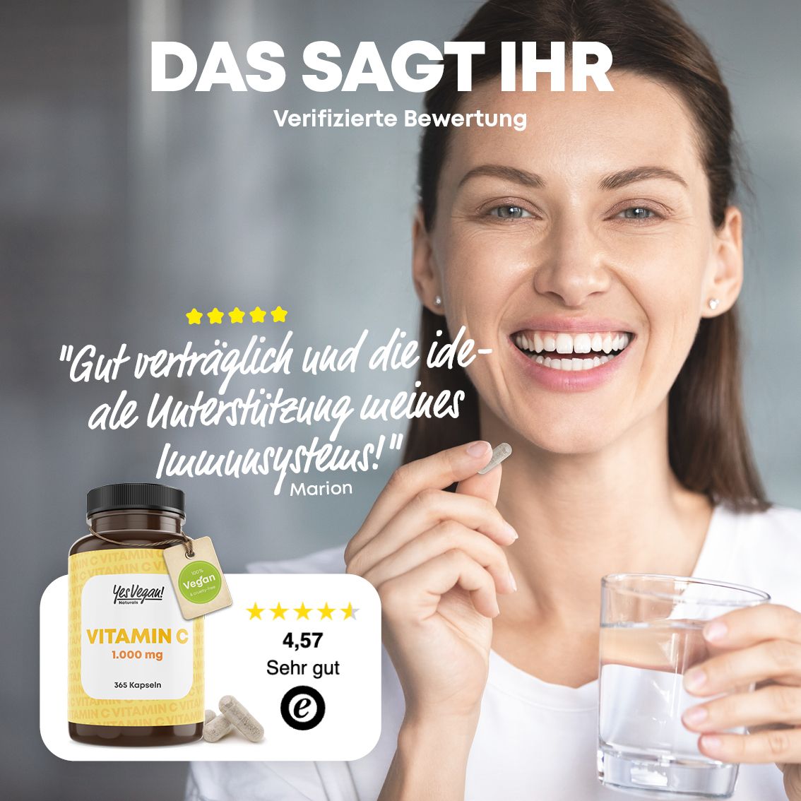 Vrouw houdt vitamine C capsule vast. Fles op de achtergrond. Geverifieerde recensie.