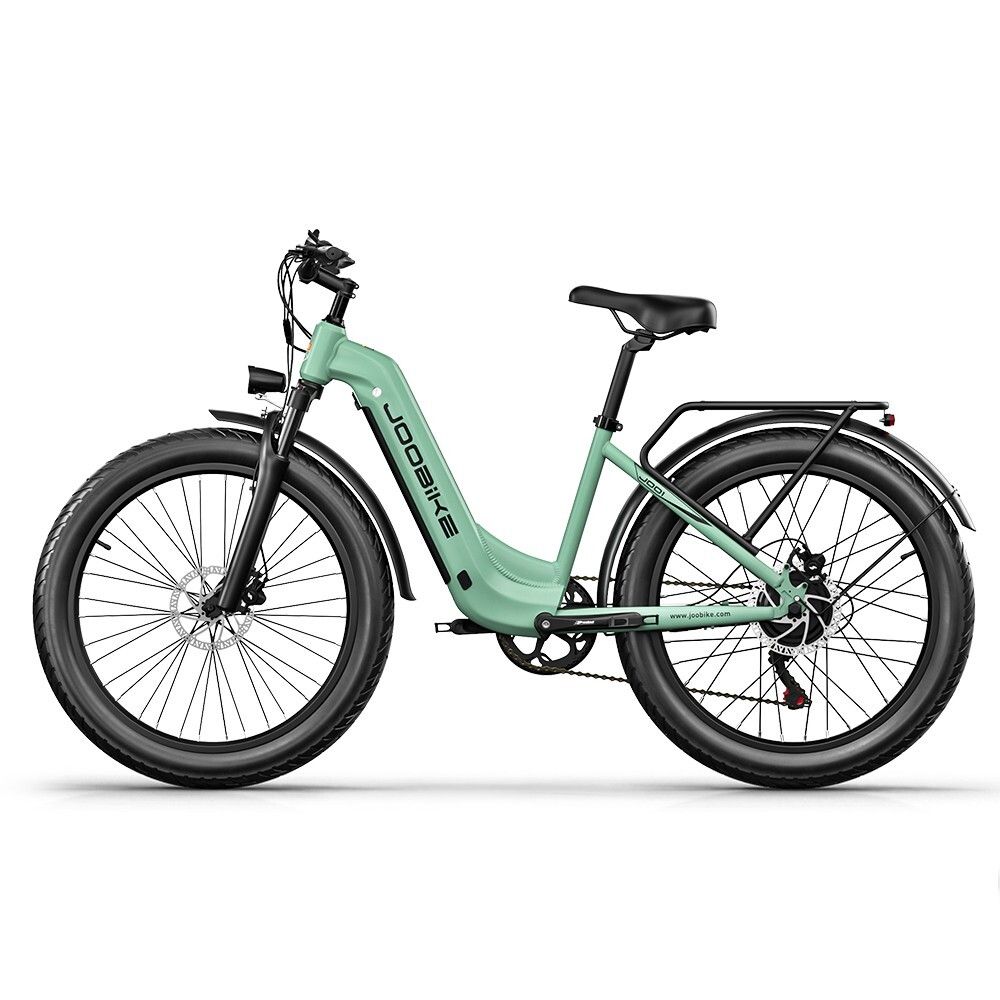 Vélo électrique vert clair avec pneus noirs et porte-bagages. Logo JOOBIKE sur le cadre. Batterie 48V.