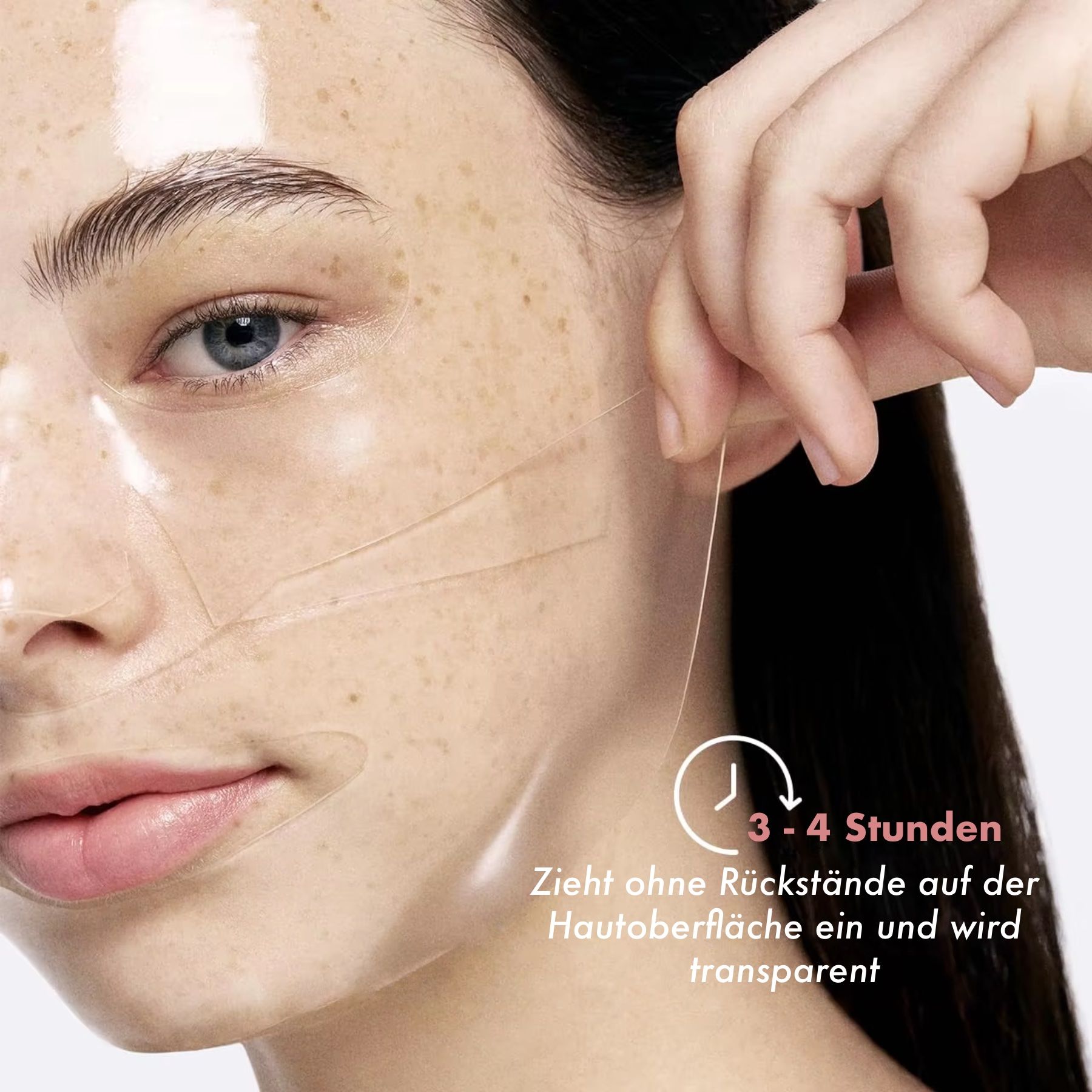 Gros plan d'une femme retirant un masque transparent de son visage. Texte: 3-4 heures, devient transparent.