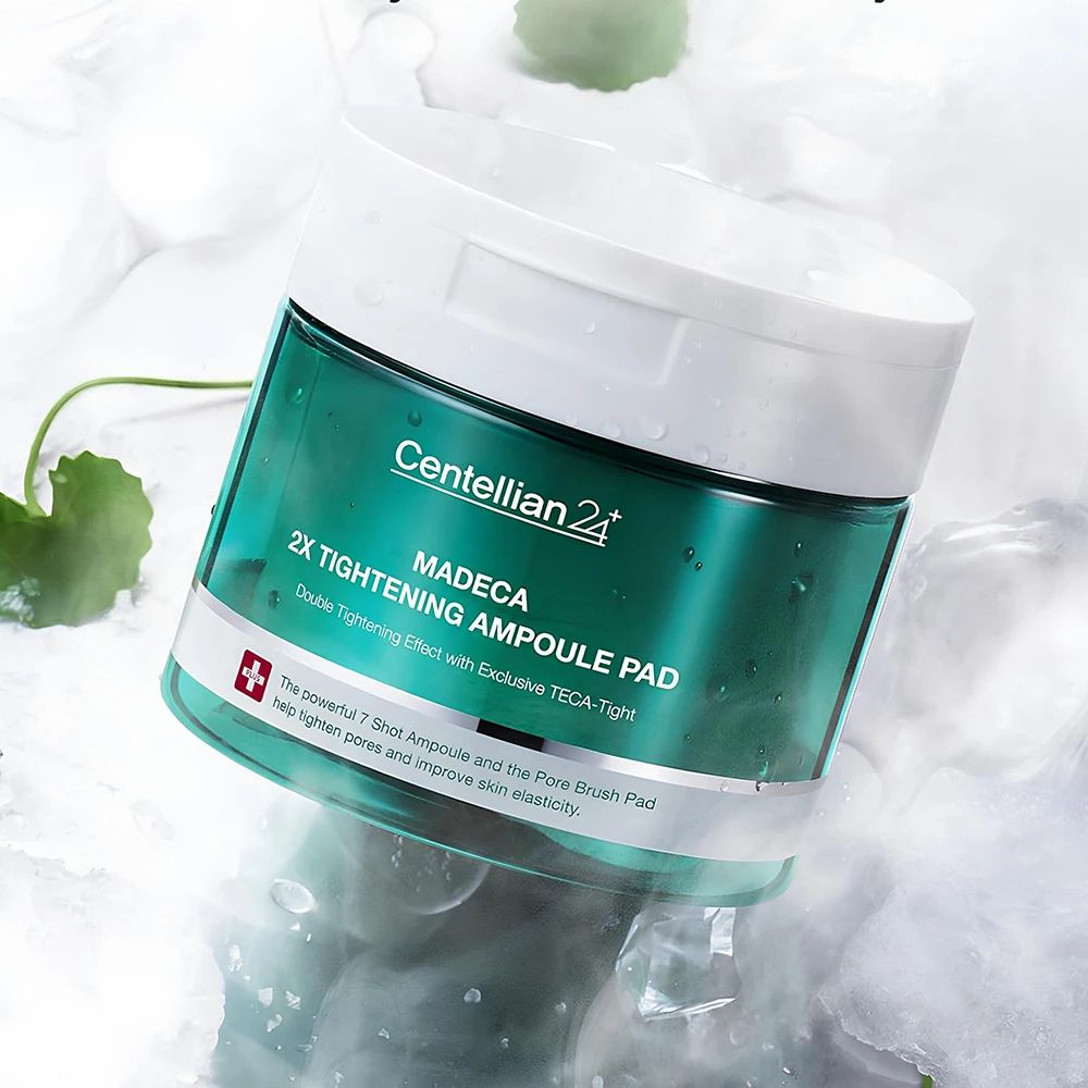 Groene pot met witte deksel. Opschrift: Centellian 24, Madeca 2X Tightening Ampoule Pad. Product in water.