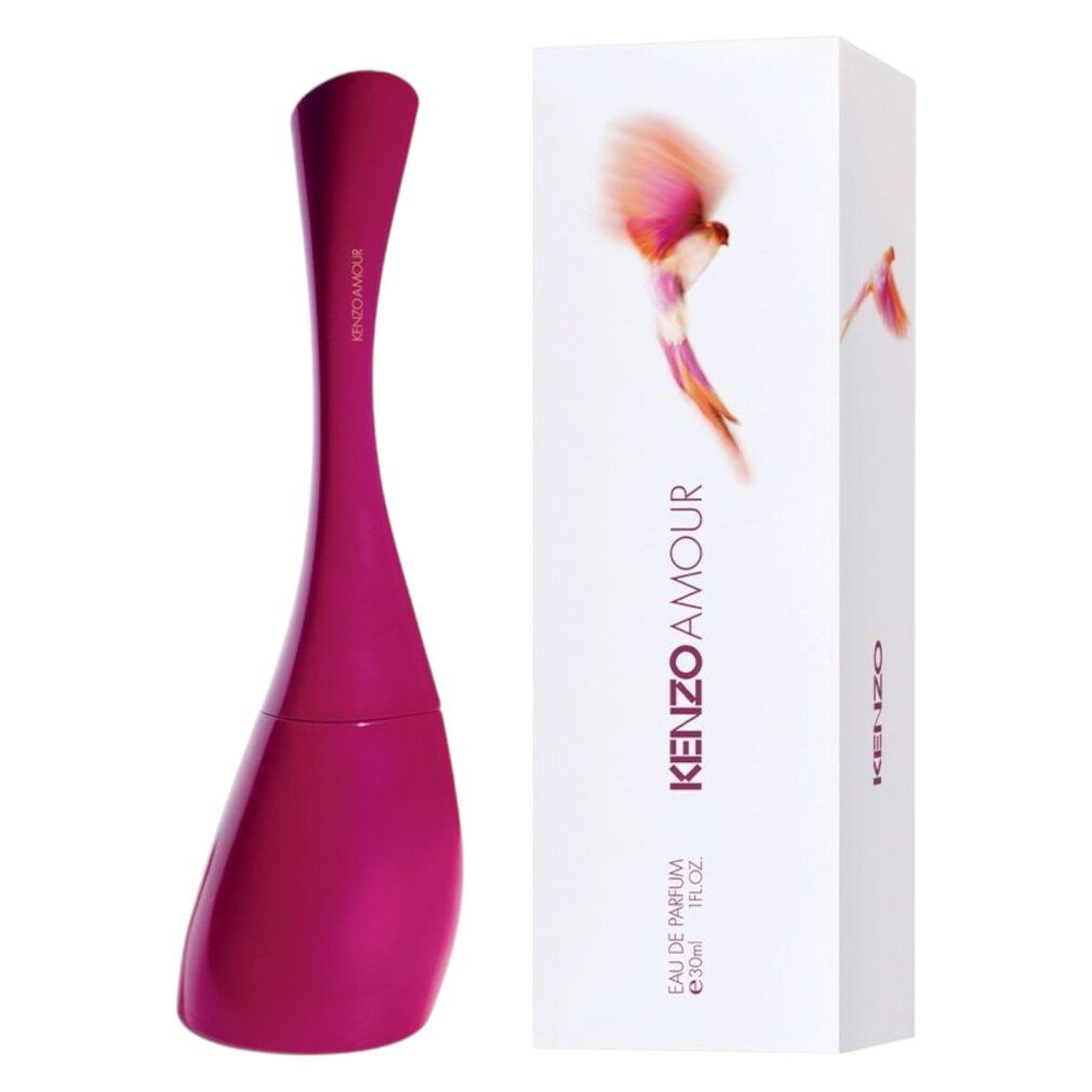 Flacon et emballage roses Kenzo Amour. Sur l'emballage, Kenzo Amour Eau de Parfum. Illustration d'un oiseau.