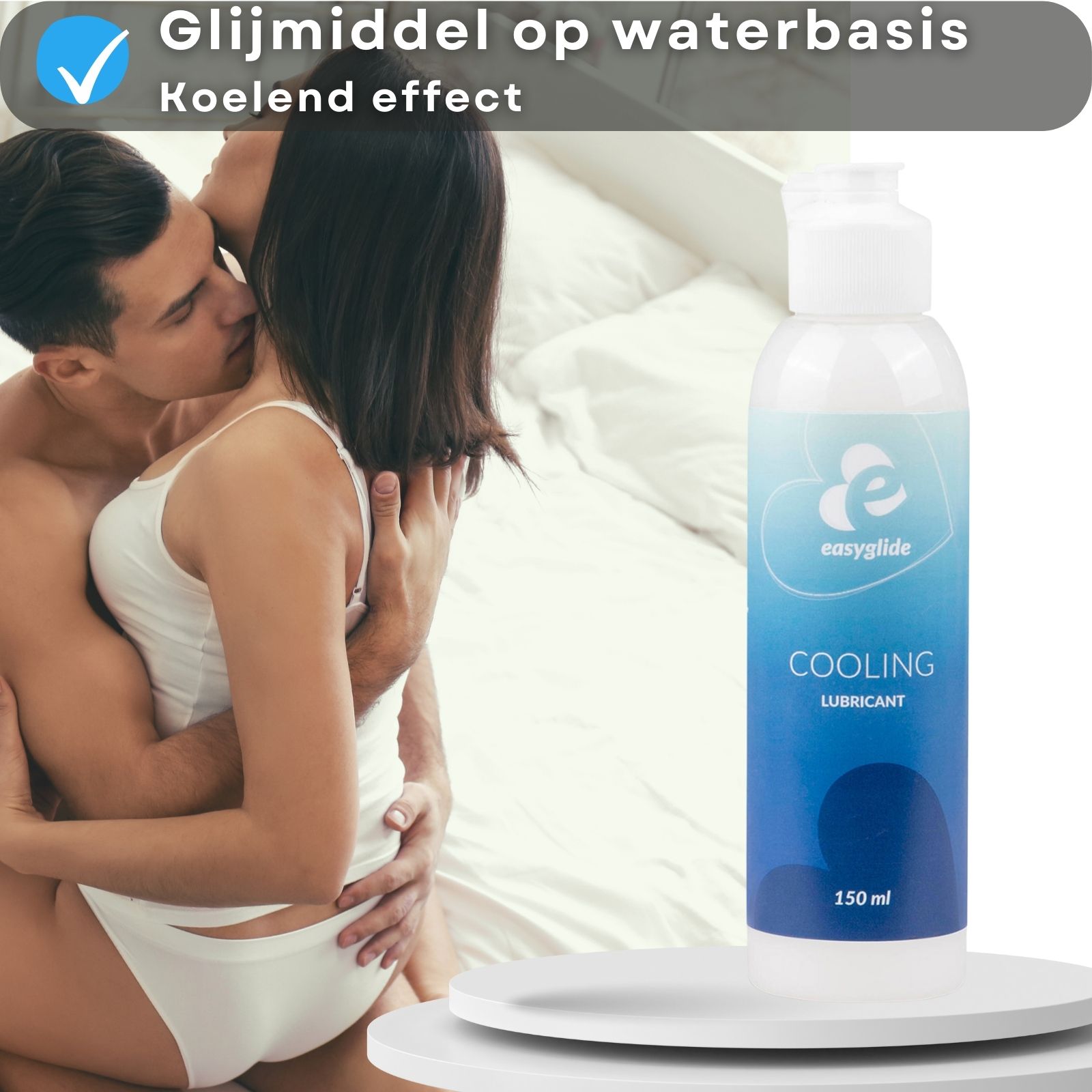 Fles met witte dop. Opschrift: Easyglide, Cooling Lubricant. Blauwe verlopen. 150 ml. Koppel omhelst elkaar.