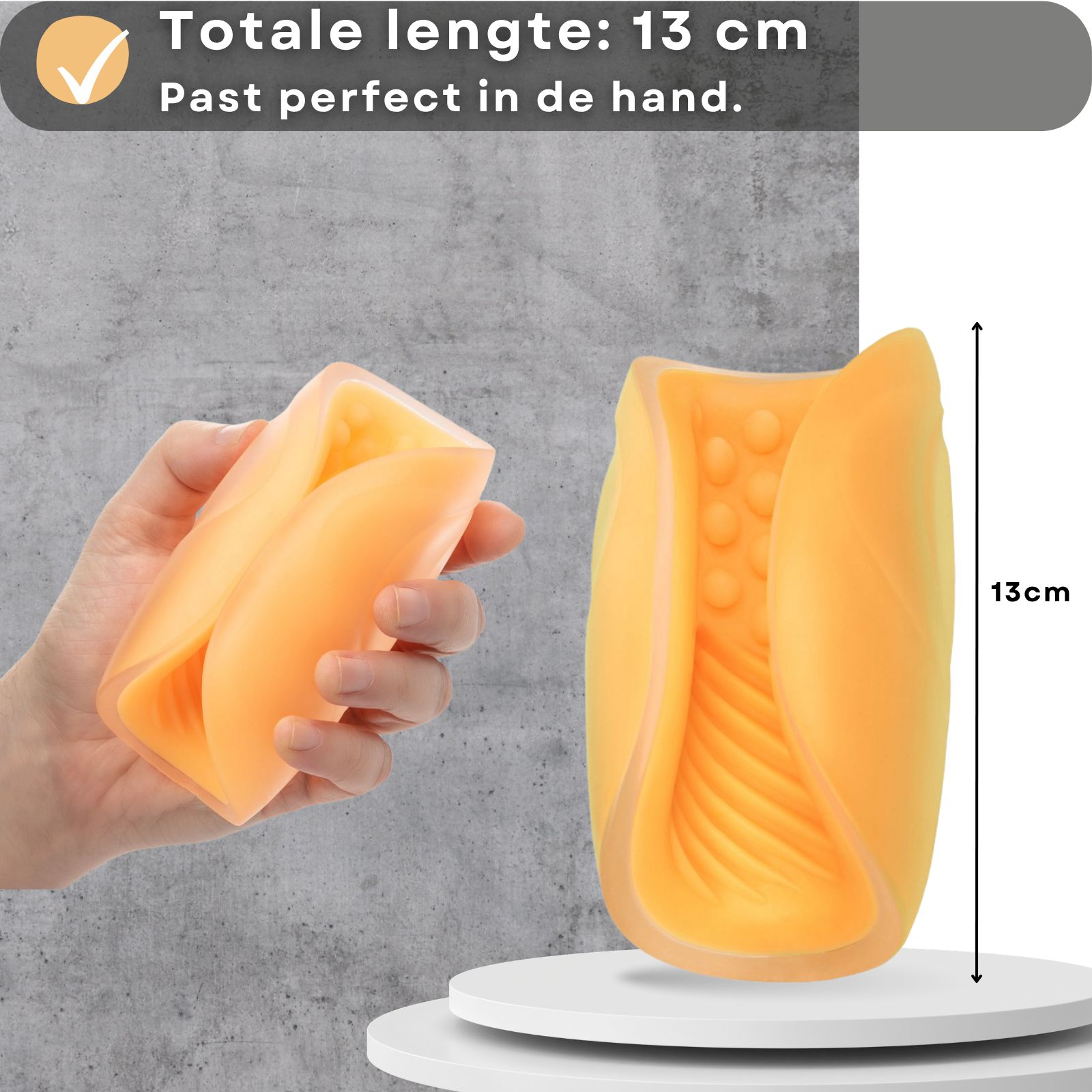 Oranje masturbator. Met ribbels en nopjes. Koppel op de achtergrond.