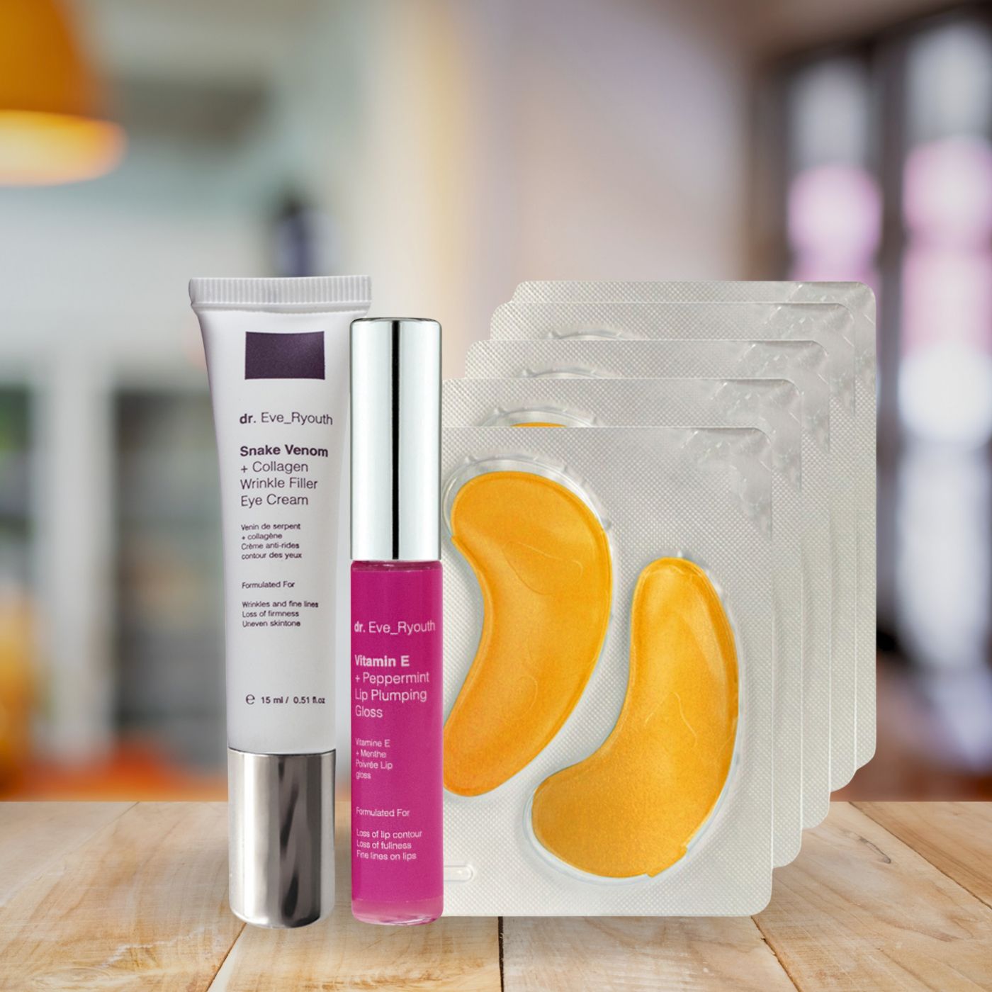 Set met oogcrème, lipgloss en oogpads. Crèmetube, glossflesje en 6 oogpads in blisters.